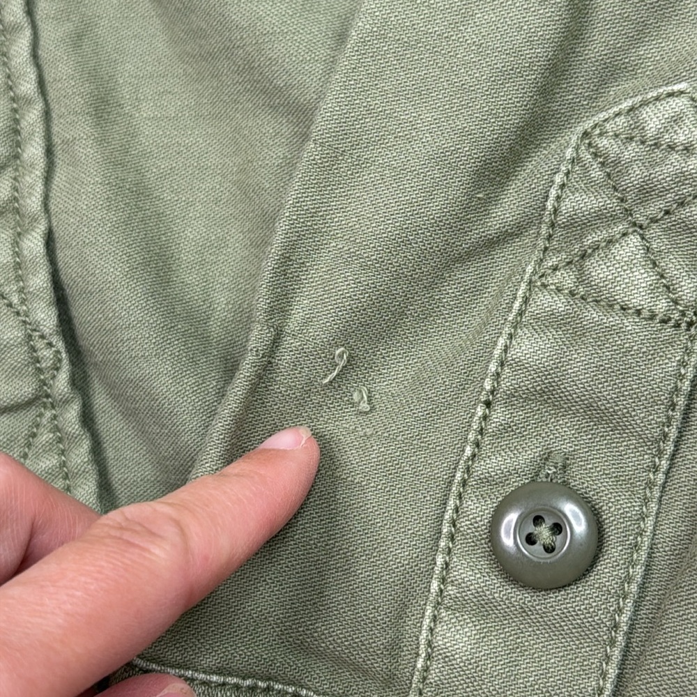 American Eagle Green Utility Button Camp Military Shirt Size Medium - Picture 7 of 7